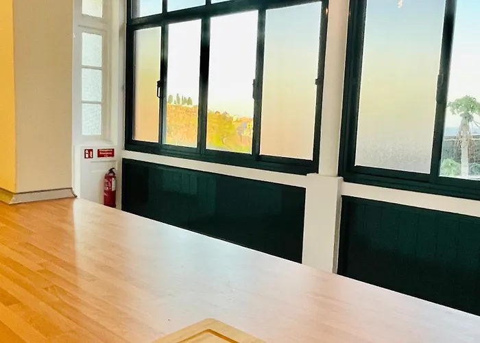 Sunny Escape - -- Silva Upstairs Apartament *